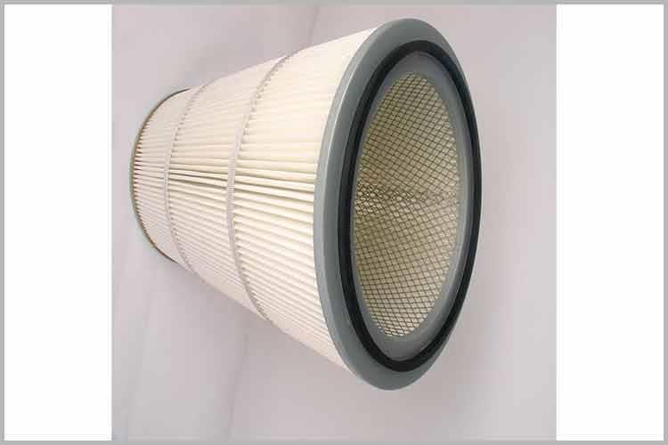 采用較強(qiáng)的膠粘劑，不會(huì)產(chǎn)生脫膠和龜裂現(xiàn)象，保障了濾筒的使用壽命和高負(fù)荷下的使用安全