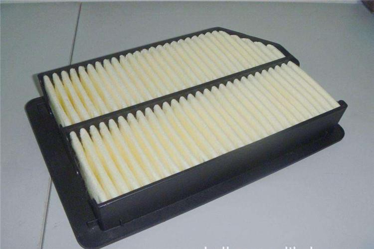 大氣中有各種異物，例如樹葉、灰塵、砂粒等，這些異物如果進入發(fā)動機燃燒室將增加發(fā)動機的磨損，從而降低發(fā)動機的使用壽命