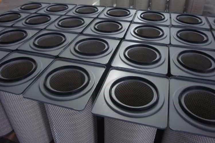 粉塵除塵濾筒除塵期間多采取以下過(guò)濾方式