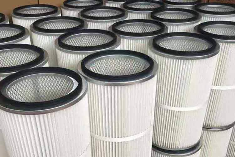 切割機(jī)除塵濾筒用高強(qiáng)度聚酯長(zhǎng)纖維非織造布進(jìn)口的無(wú)紡布為濾材，使等離子切割機(jī)除塵濾筒具有過(guò)濾挺度強(qiáng)，精度高，便于拆裝清理，反復(fù)使用的特點(diǎn)