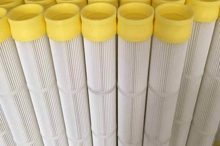 內(nèi)外網(wǎng)與濾料采用自動(dòng)螺旋打膠固定，端蓋與濾料粘接處(選自漢高公司粘合劑粘接)不會(huì)產(chǎn)生脫蓋和龜裂現(xiàn)象