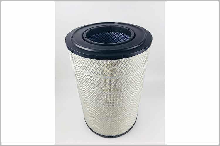 拆下檢查，將指示器拆下，用嘴吮吸指示器接頭內(nèi)的空氣，當(dāng)儀表板上空氣濾清器指示紅燈閃爍，并且蜂鳴器鳴響，則說(shuō)明指示器性能良好