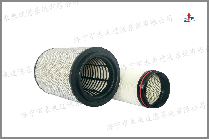 乘用車空氣濾清器的形狀有扁圓或橢圓及平板式，濾材料為濾紙或非織造布，濾芯端蓋有金屬或聚氨脂的，外殼材料為金屬或塑料