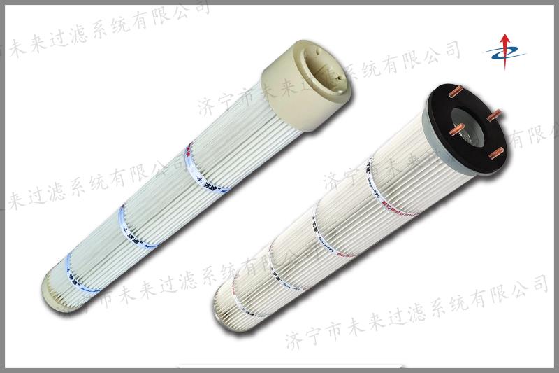 吊裝式除塵濾筒除塵率高達(dá)9成，采用寬?cǎi)拊O(shè)計(jì)，過(guò)濾面積大，且電鍍鋅端蓋，不會(huì)生銹